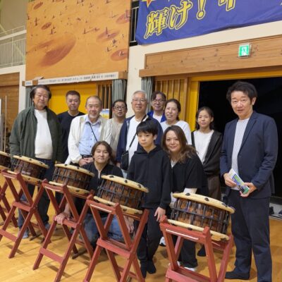 助川ばやし保存会の皆さんとの集合写真