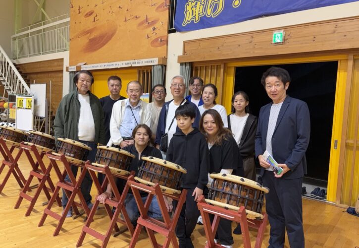 助川ばやし保存会の皆さんとの集合写真